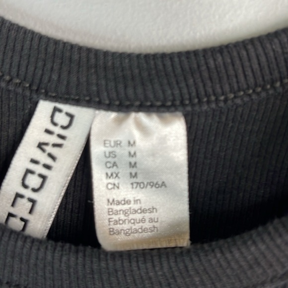 H&M Ribbed Racerback Tank Top Cropped Stretch Knit Basic Summer Base Size Medium - Picture 6 of 9